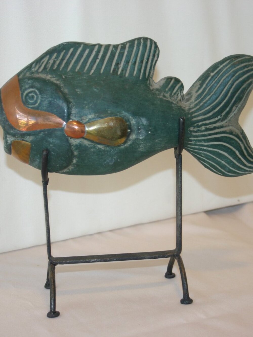 Folk Art Bass Pottery Fish w/Metal Stand B-283